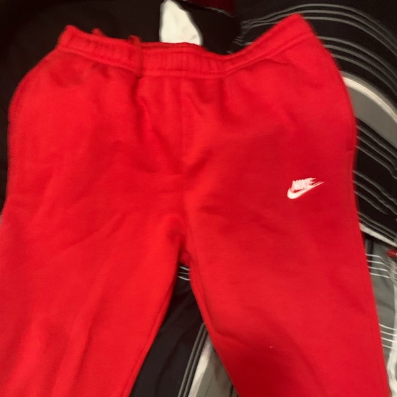 Nike Sweatpants - Picture 2 of 2